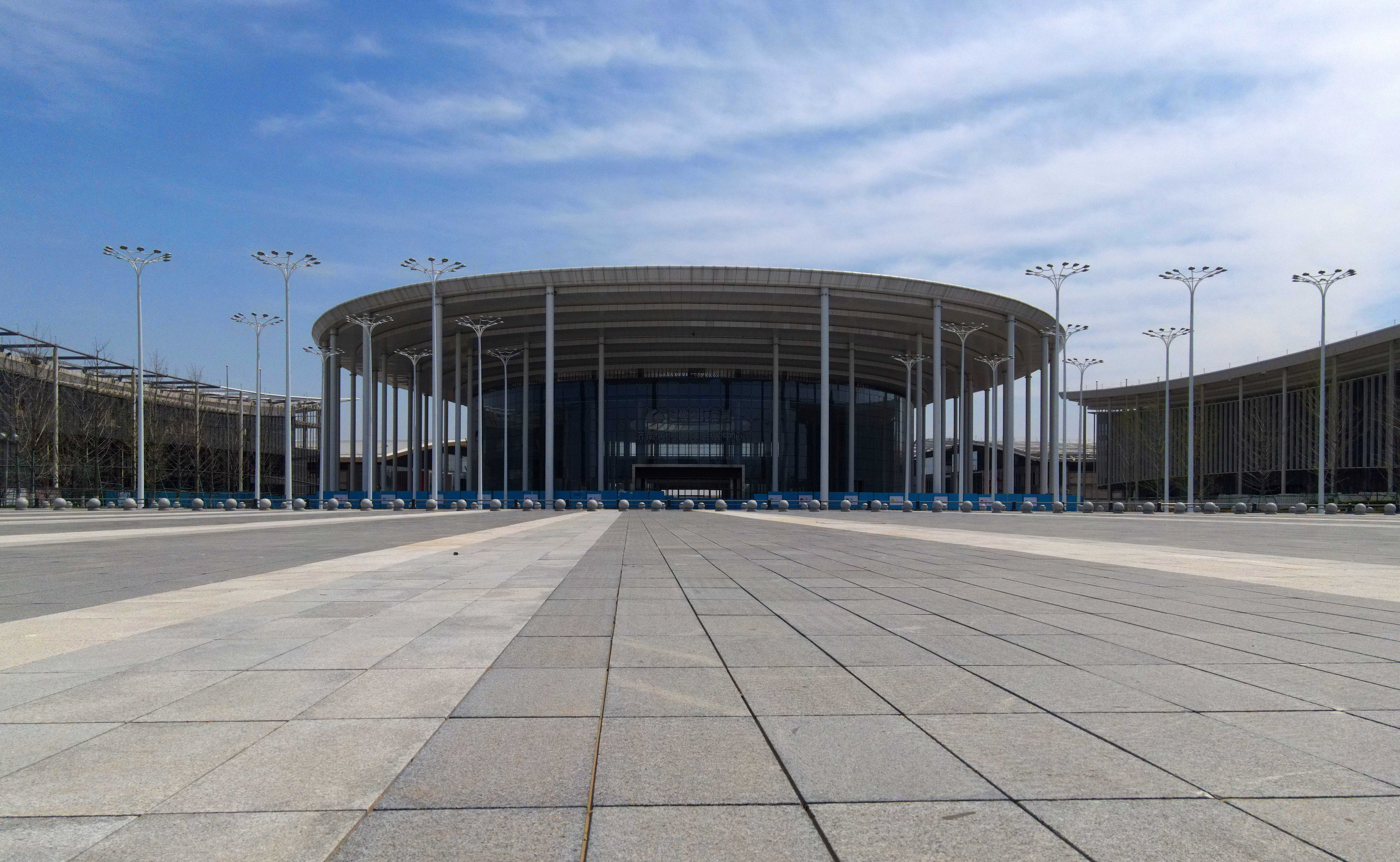 济南黄河国际会展中心全力冲刺展英姿，气势恢宏迎首展