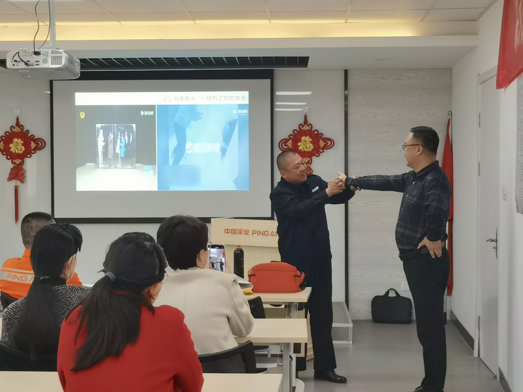 山东平安产险莱芜中支：开展“人人争做消防员 齐心筑牢防火墙”消防安全知识专项培训
