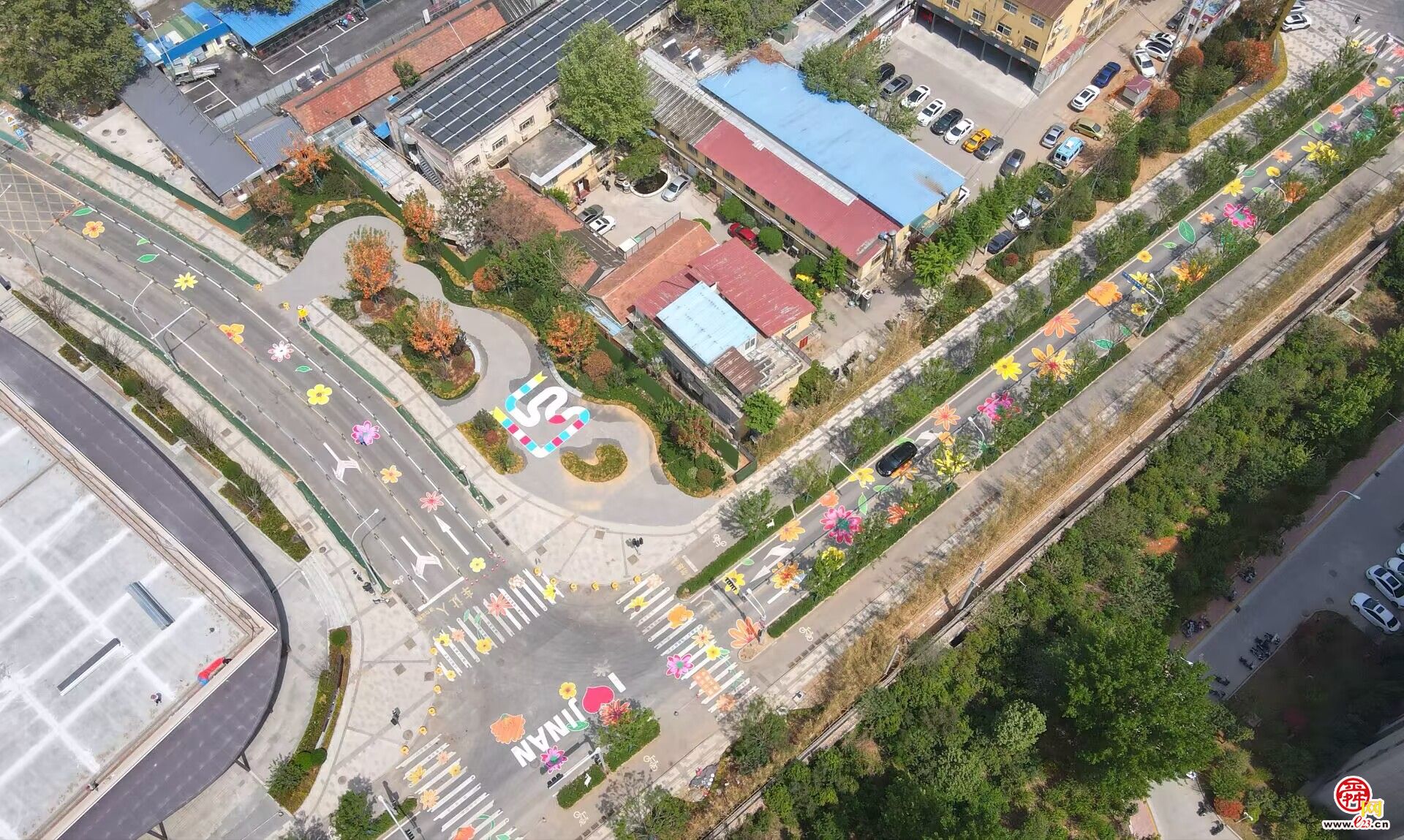 太浪漫了，济南有条“铺满鲜花”的路!