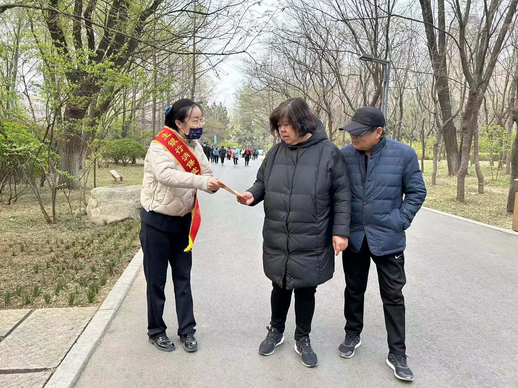 民生银行济南张庄路支行开展消费者权益保护宣传教育活动