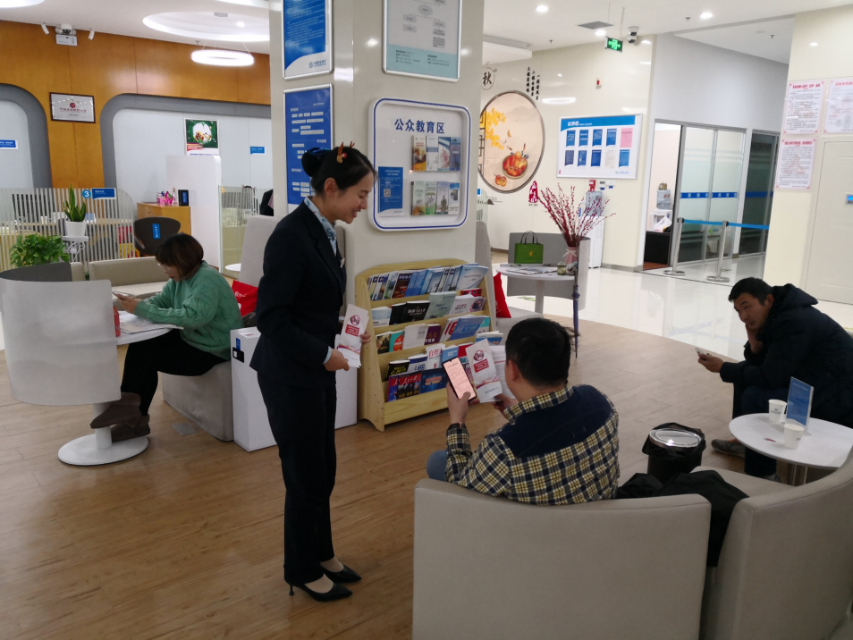 民生银行济南玉函路支行开展“净化人民币流通环境专项整治”宣传月活动