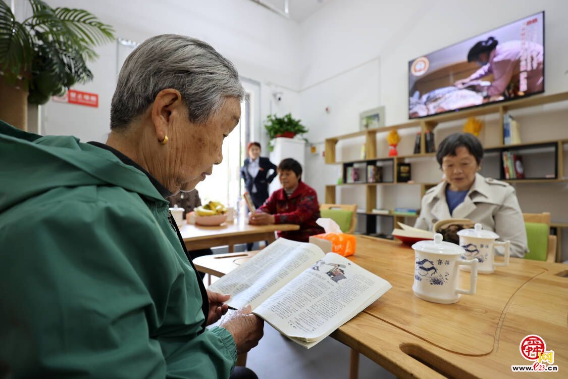 机构、社区、居家“医养结合”三位一体，社区日间照料中心让老年人安享晚年