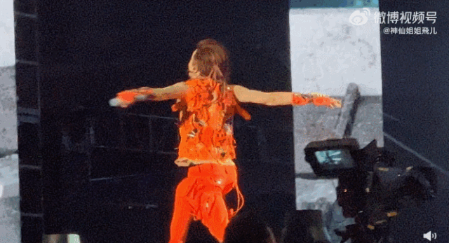 薛之谦来济南力荐把子肉！用山东话唱《天份》网友笑喷