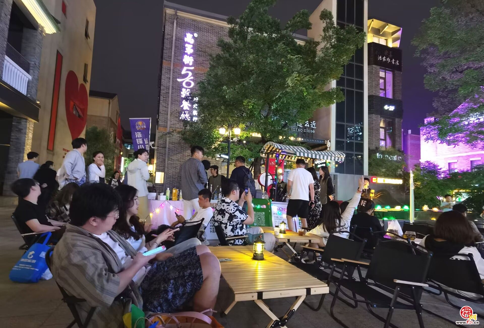 夏夜打卡泉城老商埠，浪漫满街引人入胜