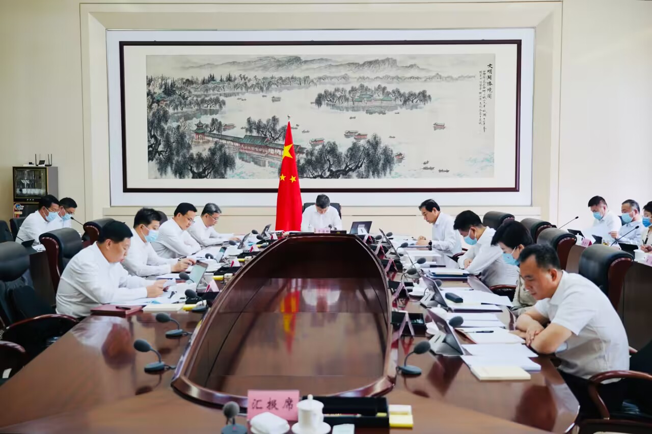 市政府党组理论学习中心组举行集体学习 于海田主持并讲话