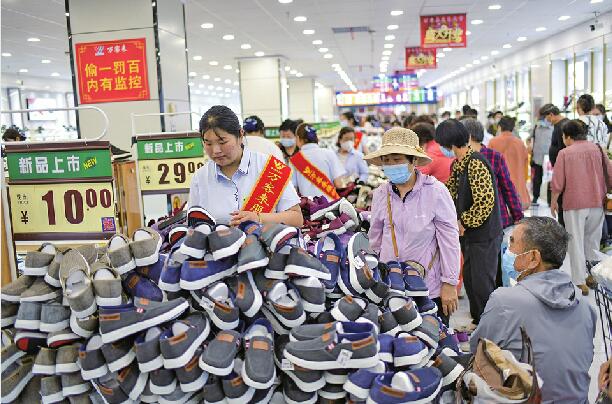 开业即火 人防商城平价超市受青睐