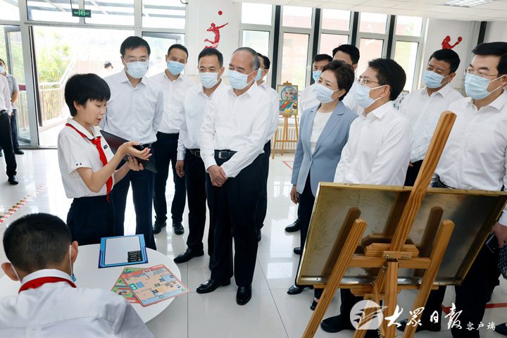 林武“六一”国际儿童节看望慰问师生 向全省少年儿童致以节日祝贺
