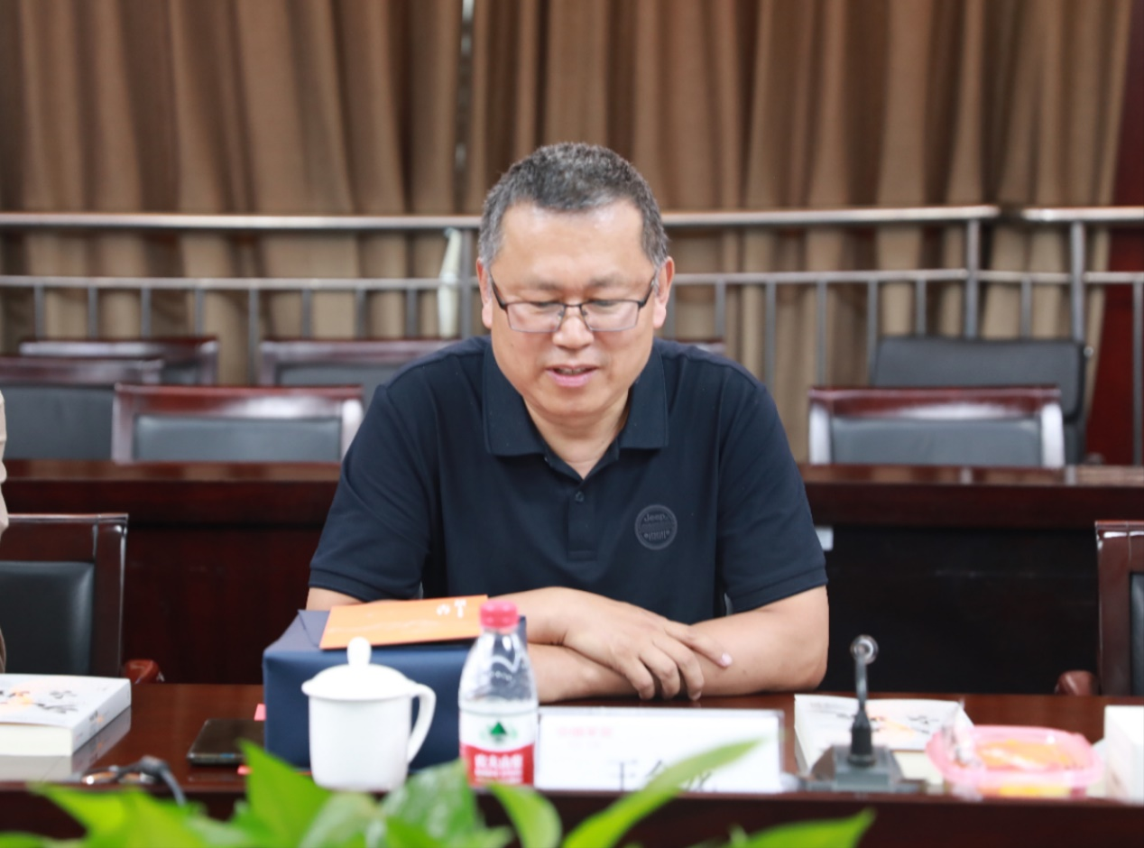 新闻路上 平安同行 