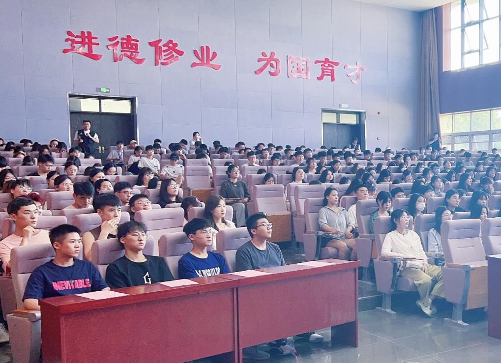 “青春聚济 筑梦泉城”——公积金政策宣讲进校园