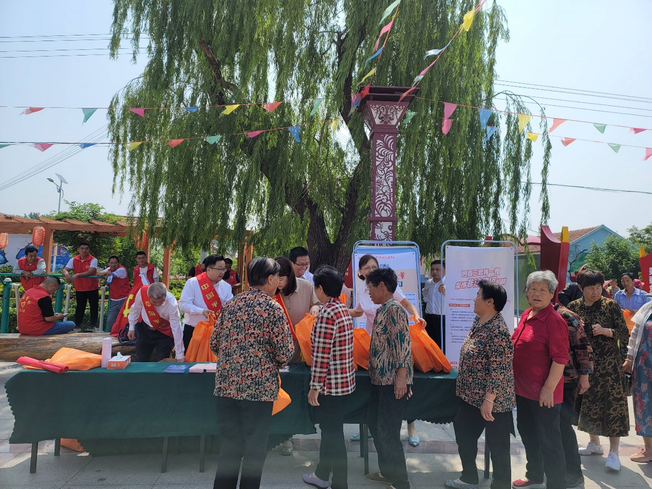 平安人寿山东分公司宣传防非进乡村，共建和谐好家园