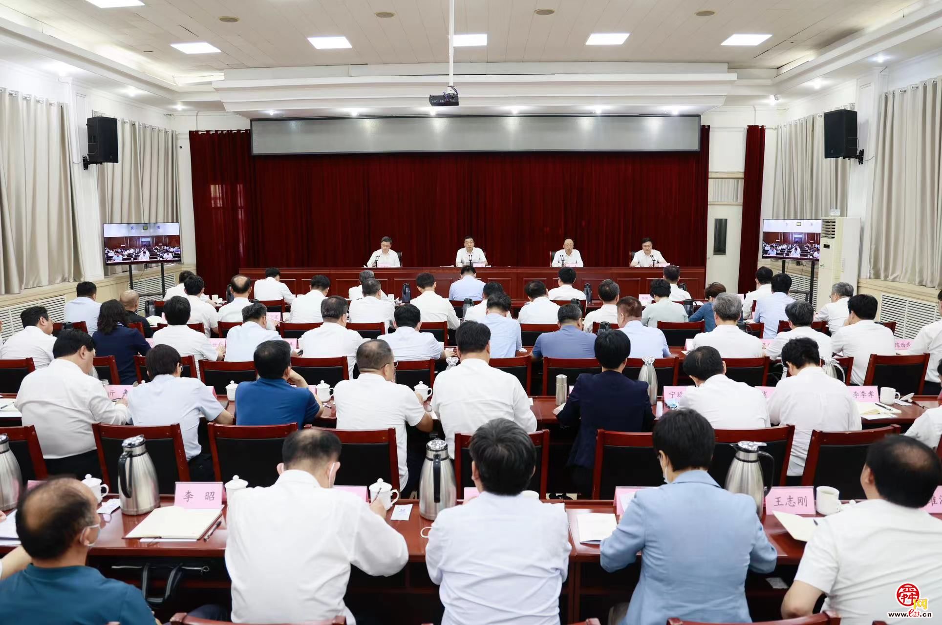全市主题教育有关工作会议召开 刘强讲话 于海田主持 杨峰出席 全市主题教育有关工作会议召开 刘强讲话 于海田主持 杨峰出席