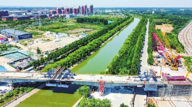 Jonction du grand pont au - dessus de la rivière Xiaoqing dans la section est du chemin de fer à grande vitesse de Jinan-Zhengzhou