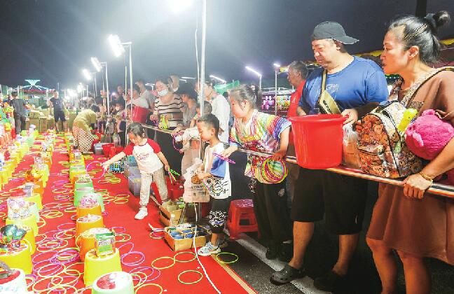 “新环联”首夜，10万人次“打卡” ，2000余商户进驻