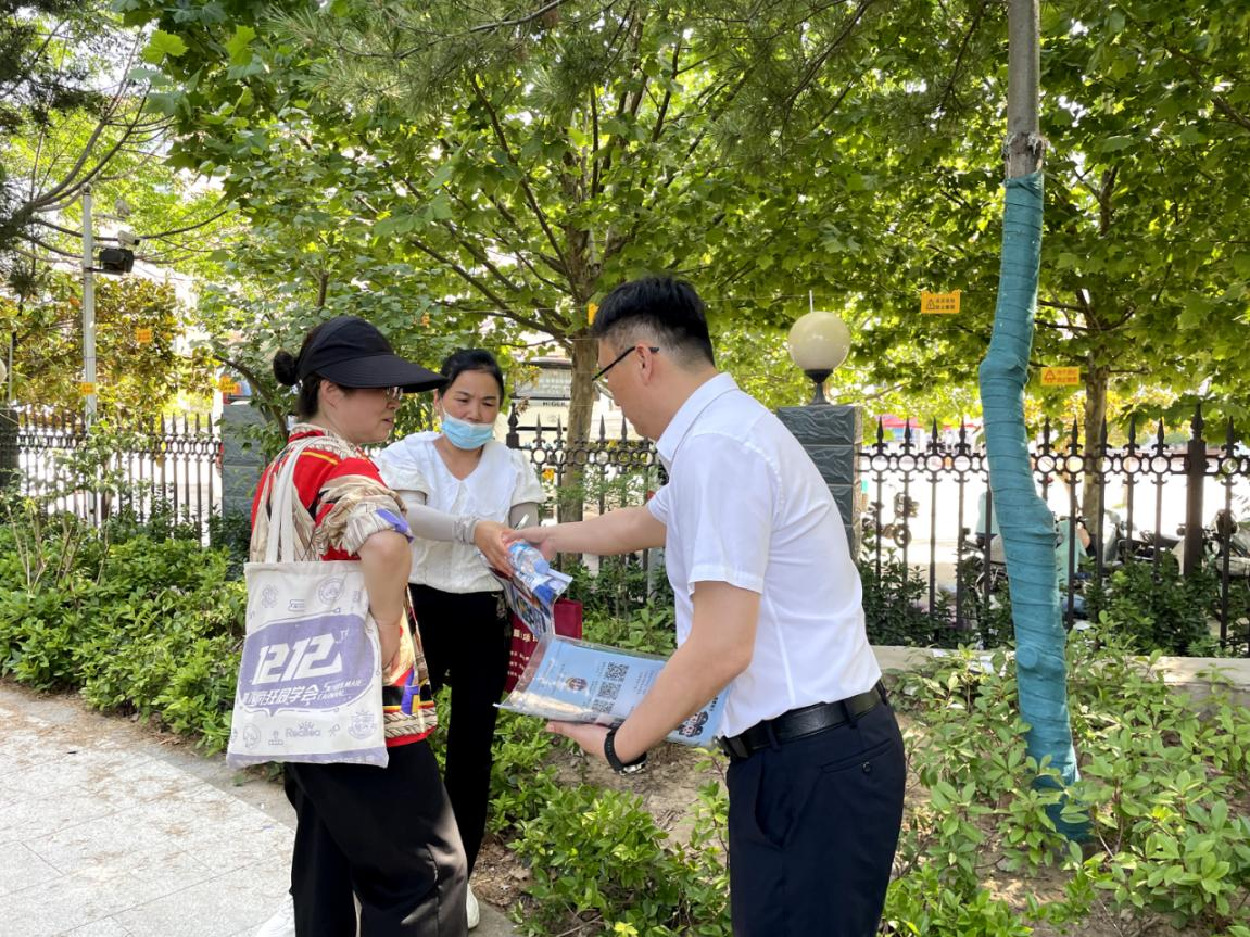 民生银行济宁分行开展普及金融知识爱心助力高考活动