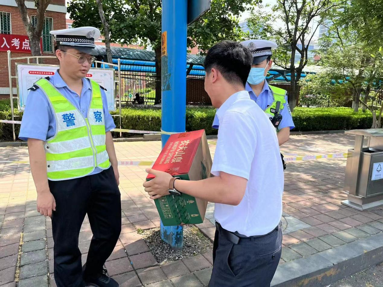 民生银行章丘支行在行动——“助力高考，为梦护航”