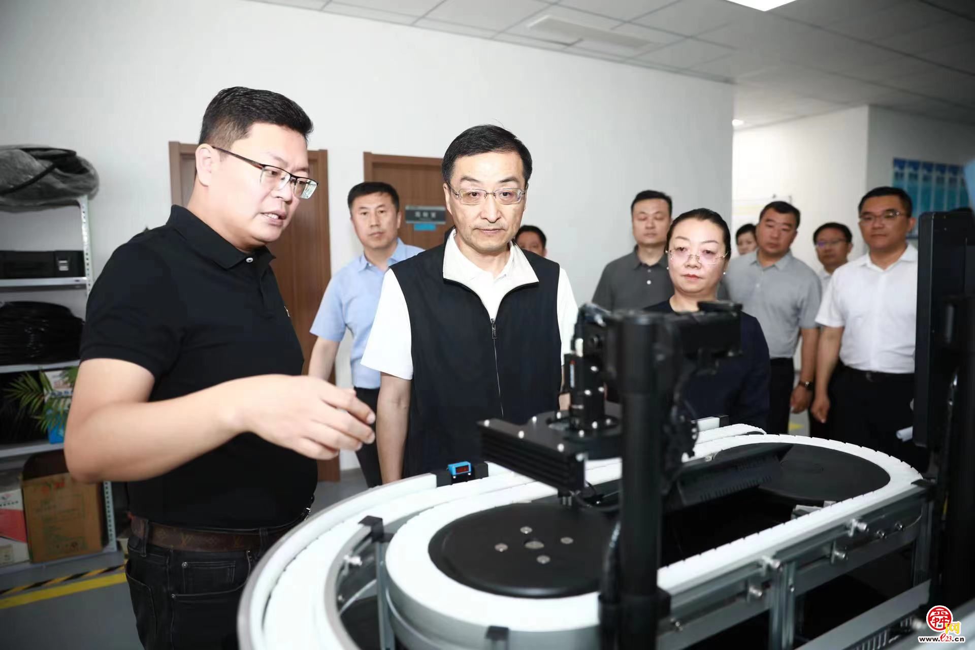 刘强调研工业互联网产业并召开工作座谈会时强调 抢抓机遇深化赋能 加快推动高质量发展