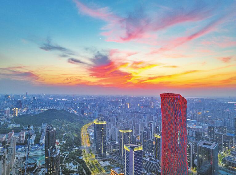 美！泉城落日余晖映晚霞