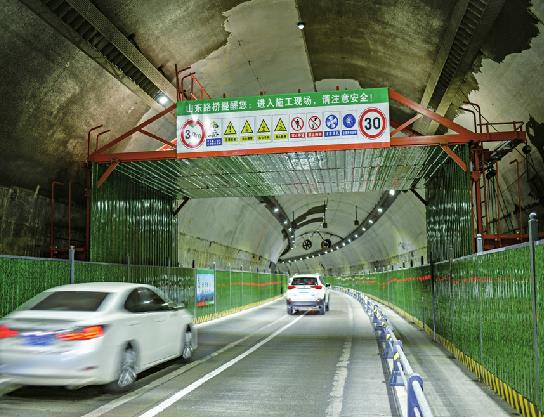 济南开元隧道改造升级 单向三车道临时变两车道