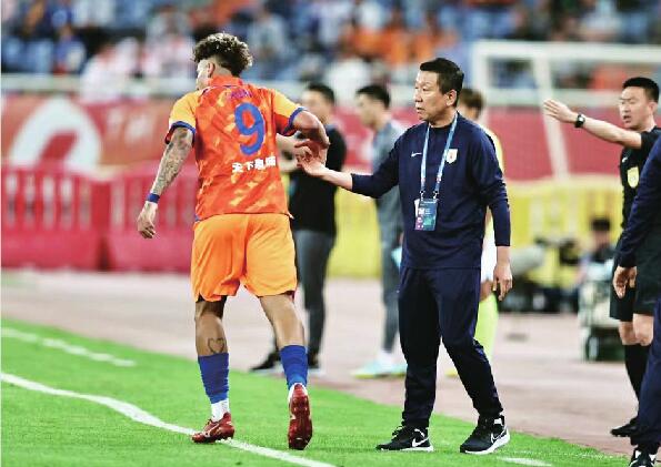 抢分之旅，正式开启！莱昂纳多回避，泰山队运作新外援加盟