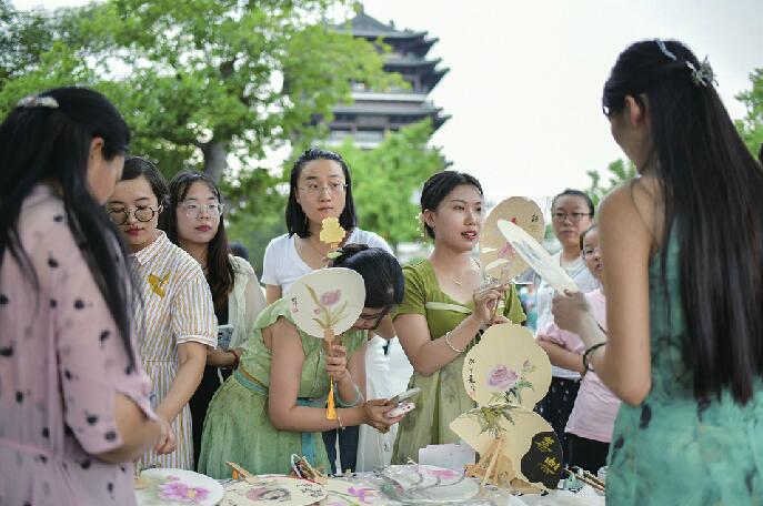 明湖市集古韵浓