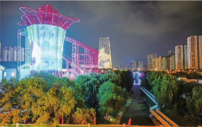 市区首个观景塔点亮灯光秀 成济南腊山河畔一道新景观