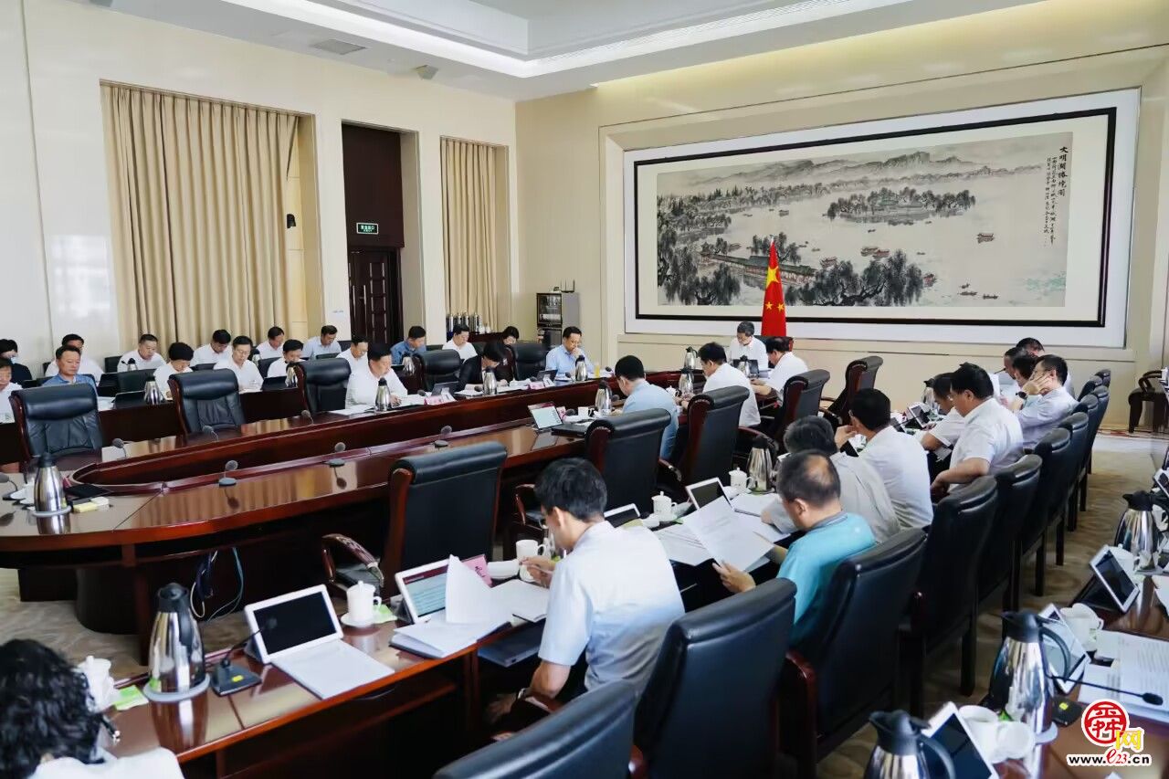 于海田主持召开市政府常务会议 研究加快服务业发展的若干措施等事项