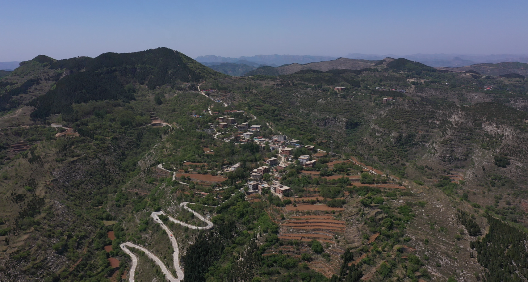 融媒·见证丨山巅飘来豆腐香！仅有99口人的小山村，怎样闯出振兴路？