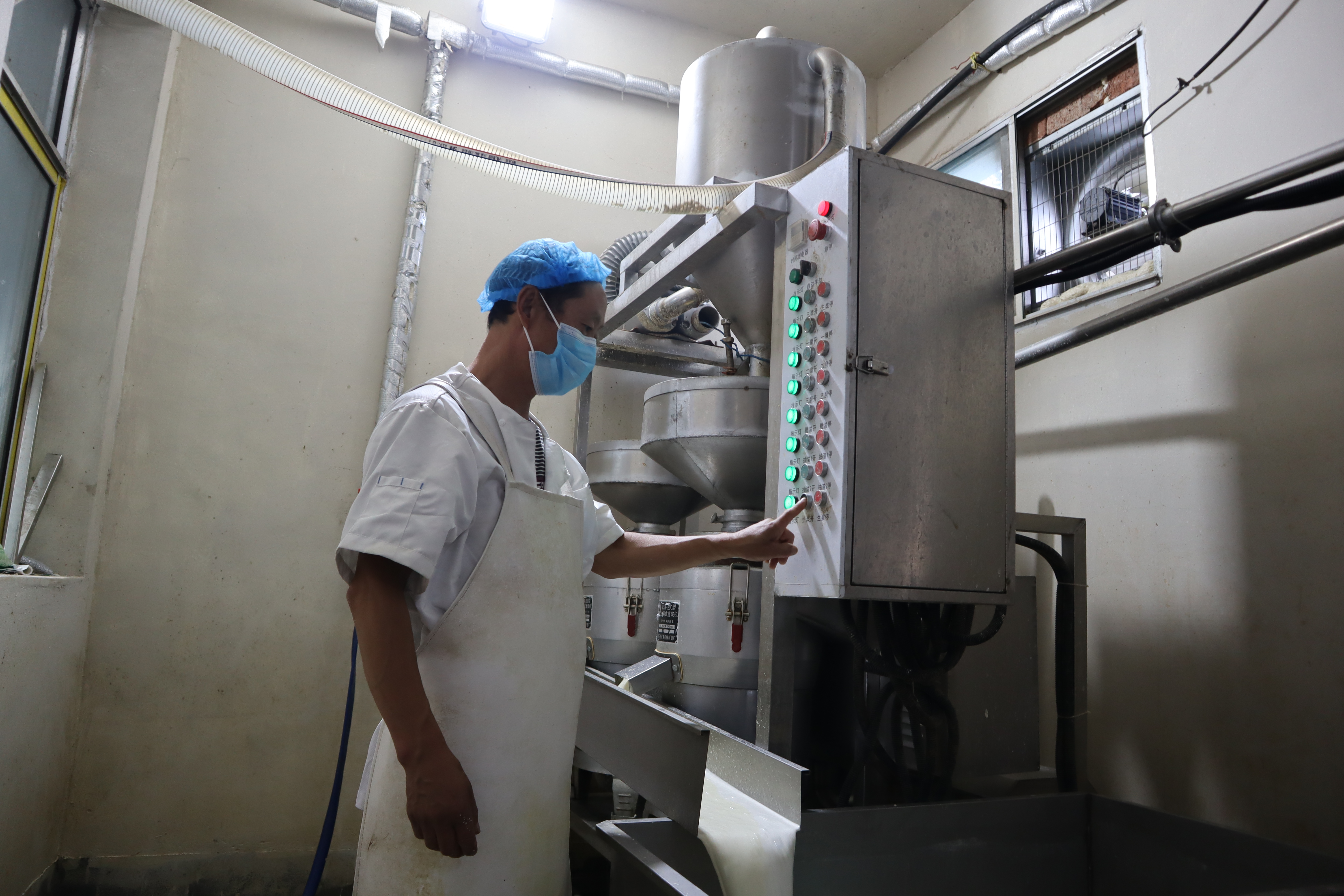 融媒·见证丨山巅飘来豆腐香！仅有99口人的小山村，怎样闯出振兴路？