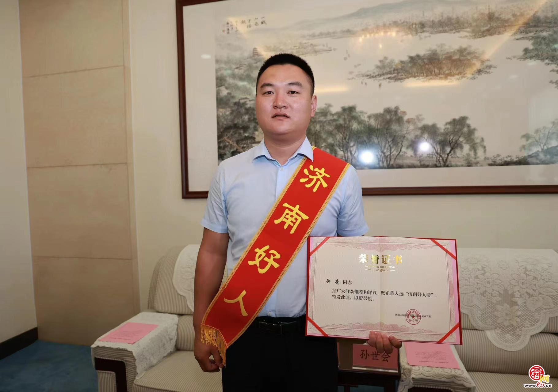 平凡如许 浴火点亮