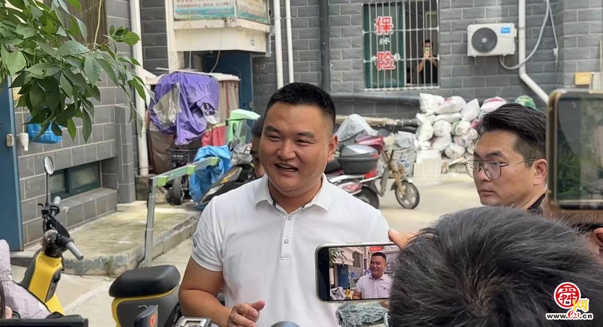 徒手爬楼救人之后的许亮：我不想通过这件事儿成为“网红”