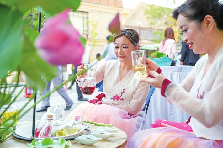 消夏晚会 等你“藕遇”