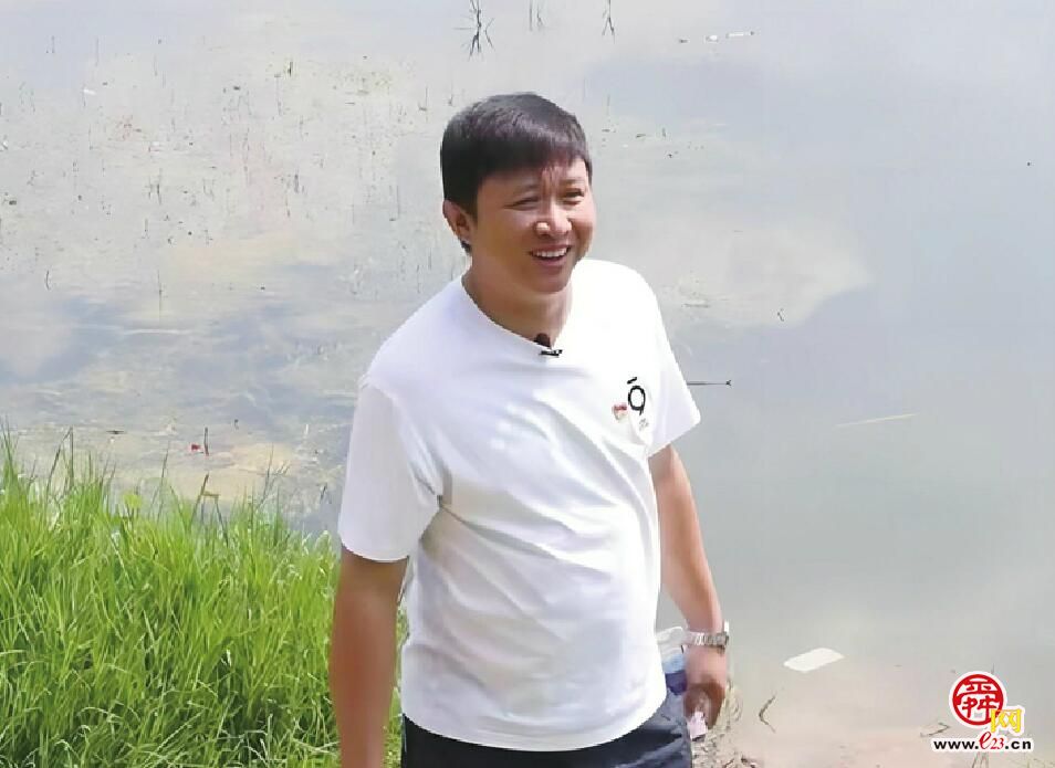 玉符河附近垂钓时看见小女孩落水,他手机都没掏直接跳河救人