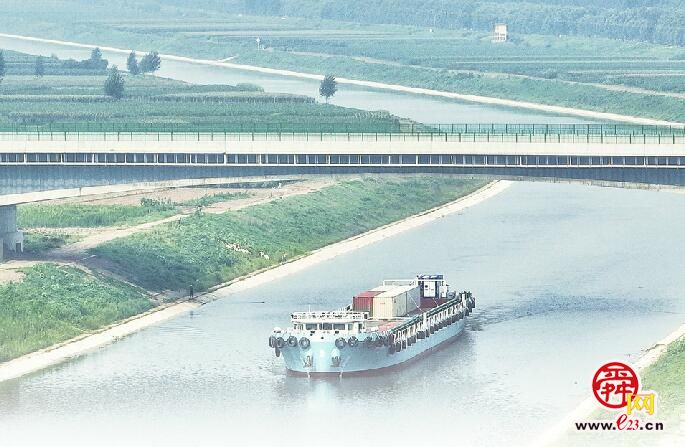 小清河首次载货试航 标志着“铁公水”多式联运首次在山东试水