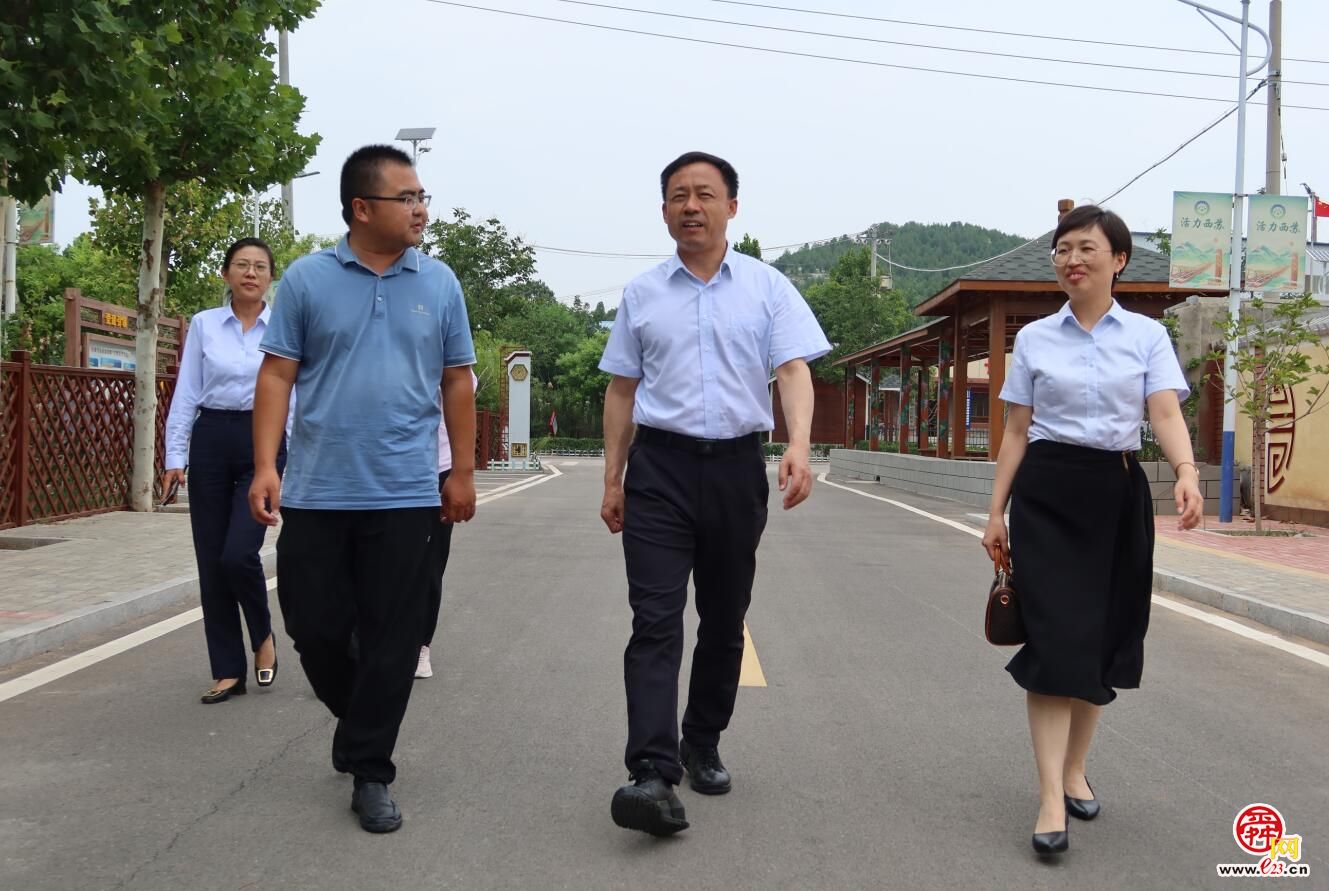 融媒·画像丨田野撒下“金种子”