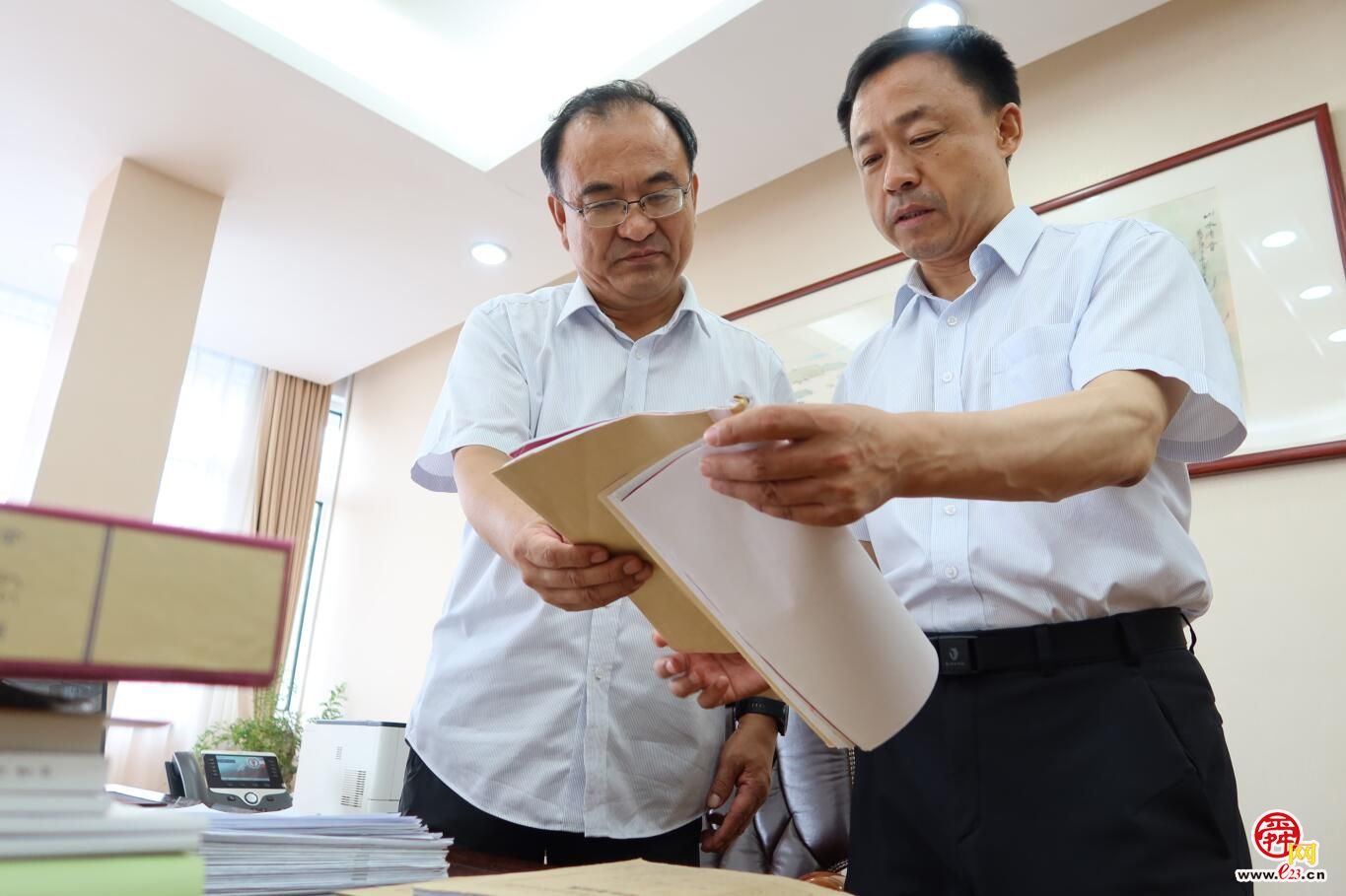 融媒·画像丨田野撒下“金种子”