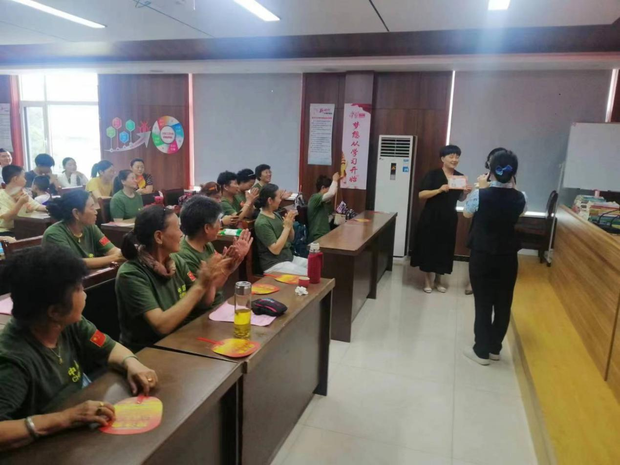 民生银行济宁任城支行联合洸河社区开展打击治理电信网络诈骗宣传活动