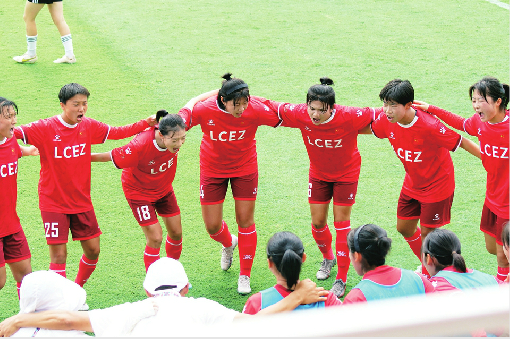 中国玫瑰，顶峰相见！历城二中女足双杀德国队，决赛对阵保定一中女足