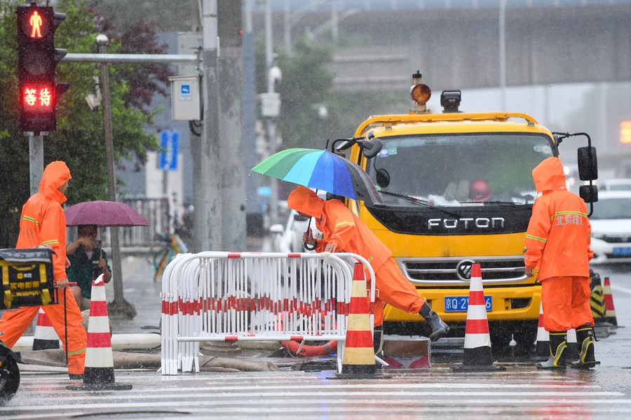 В Северном Китае объявлена тревога самого высокого уровня из-за продолжающихся ливней