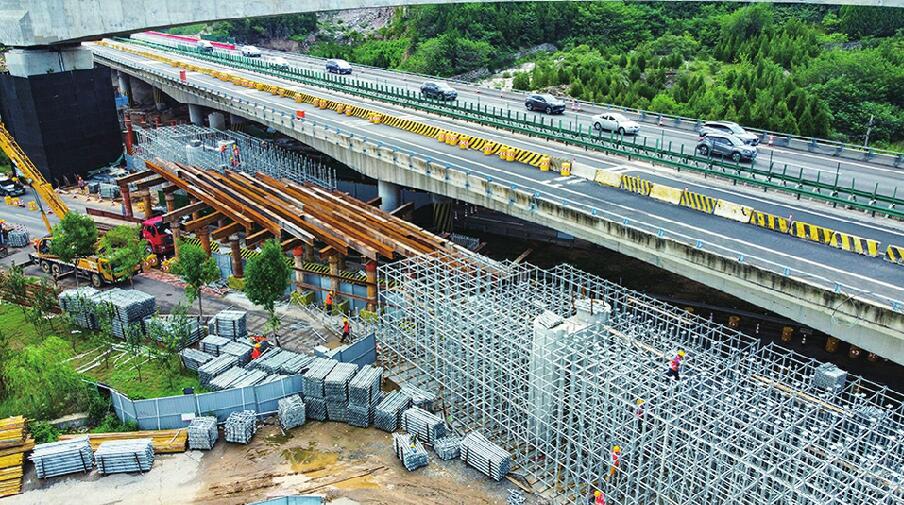 济广高速改扩建项目西侧新建高架现雏形