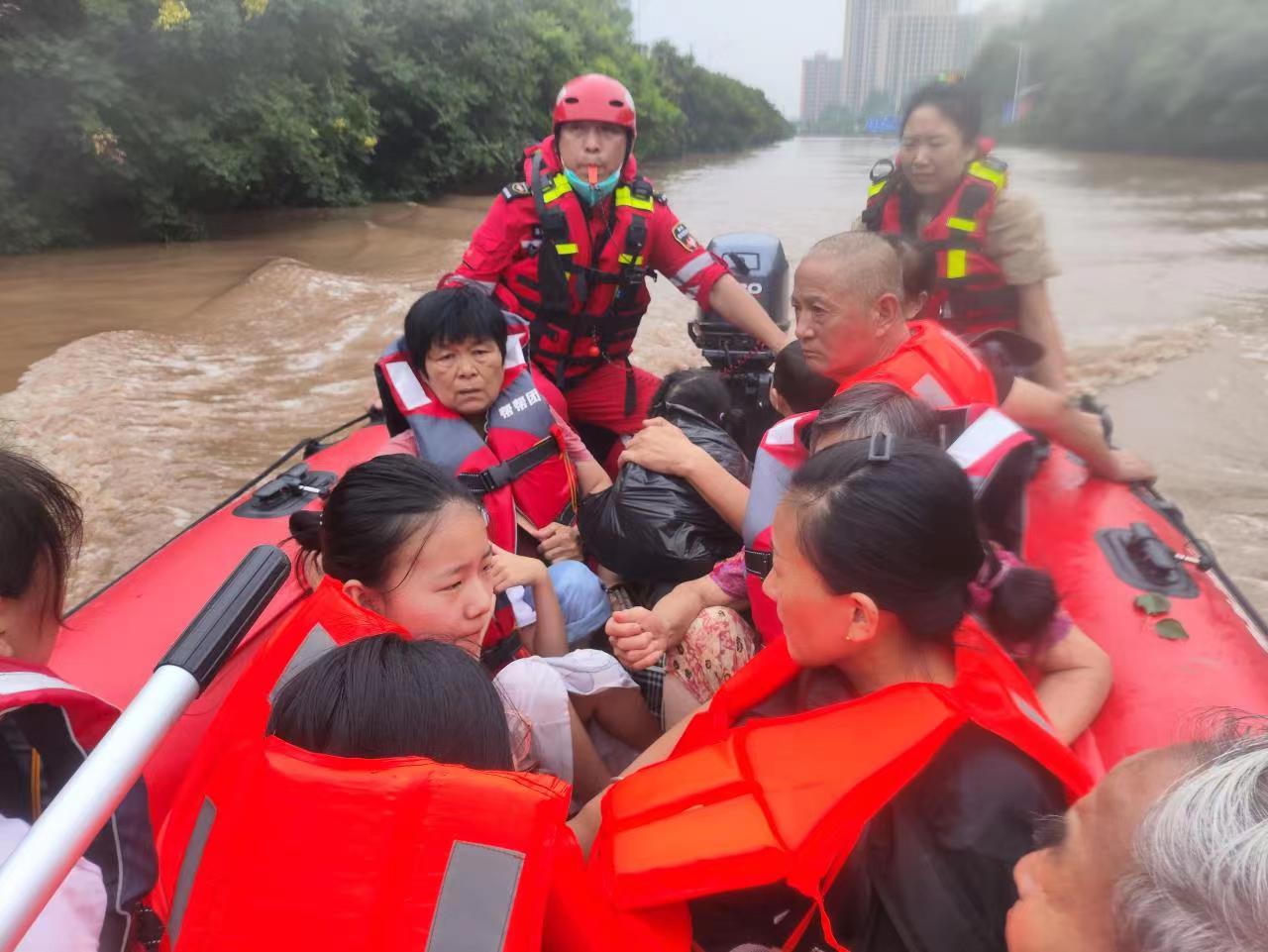 融媒·见证丨紧急驰援！已成功转运被困群众200余人——济南英雄在涿州