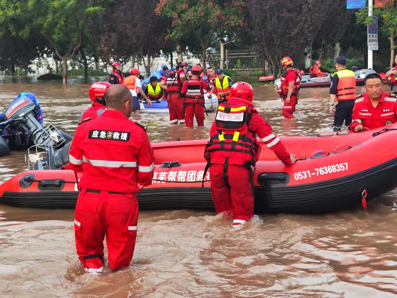 融媒·见证丨紧急驰援！已成功转运被困群众200余人——济南英雄在涿州