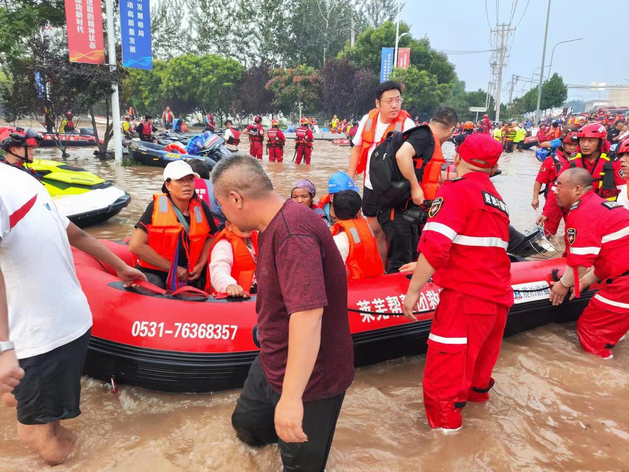 融媒·见证丨紧急驰援！已成功转运被困群众200余人——济南英雄在涿州