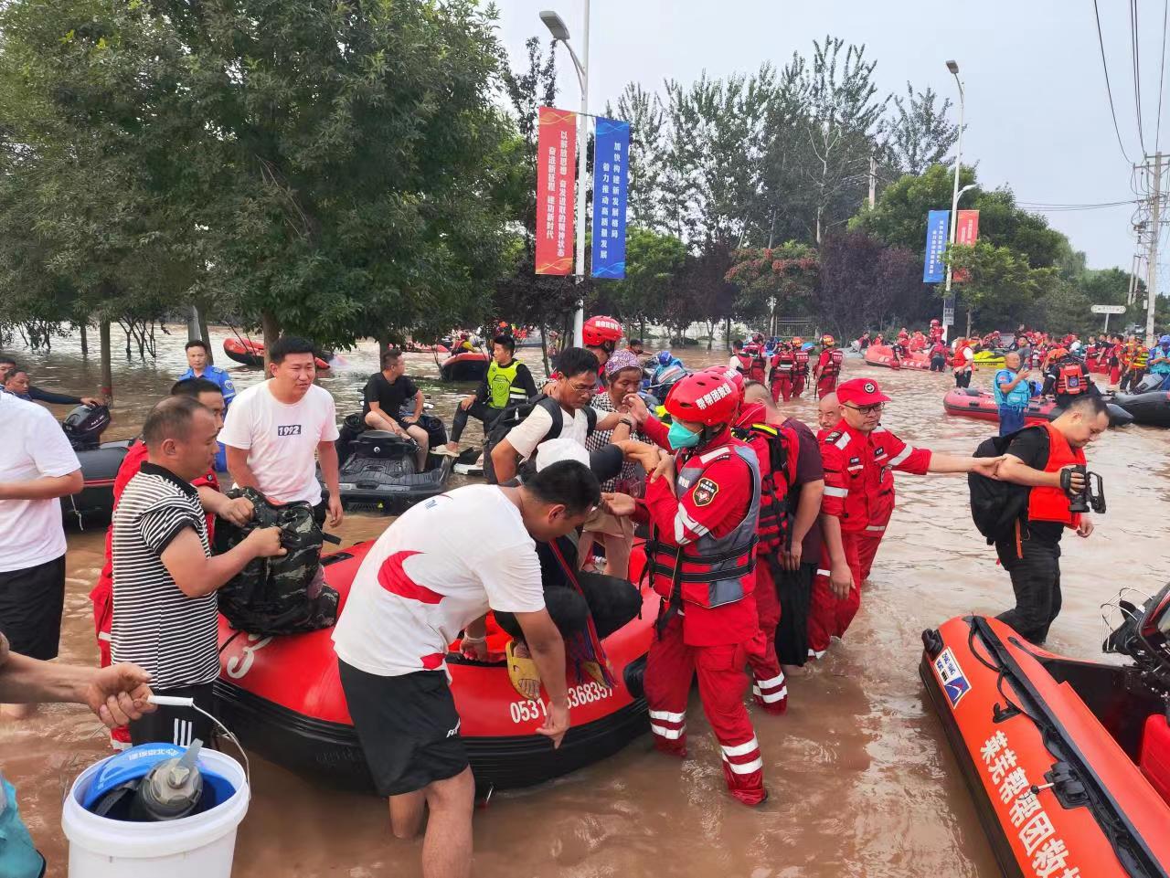 融媒·见证丨紧急驰援！已成功转运被困群众200余人——济南英雄在涿州