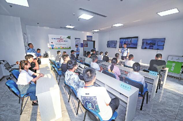 科目一“夜考”首日 济南400多人约考