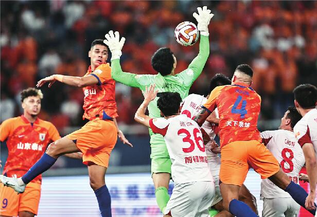 反省之后，继续战斗！山东泰山0比1不敌成都蓉城，本赛季遭遇主场首败