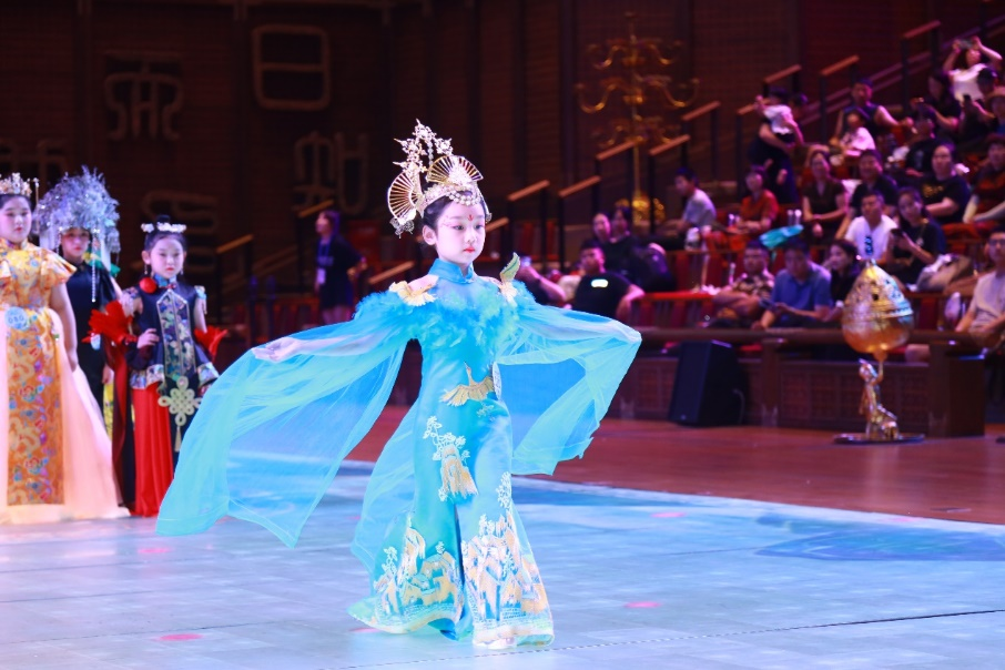 美育新时代 筑梦成未来——这一次，潮向世界看你的