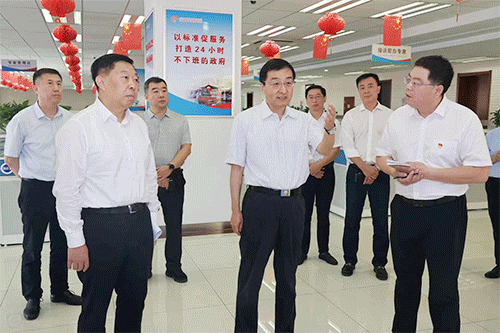 刘强调研12345市民服务热线及企业直通车工作时强调 讲求细节形成闭环 持续优化营商环境