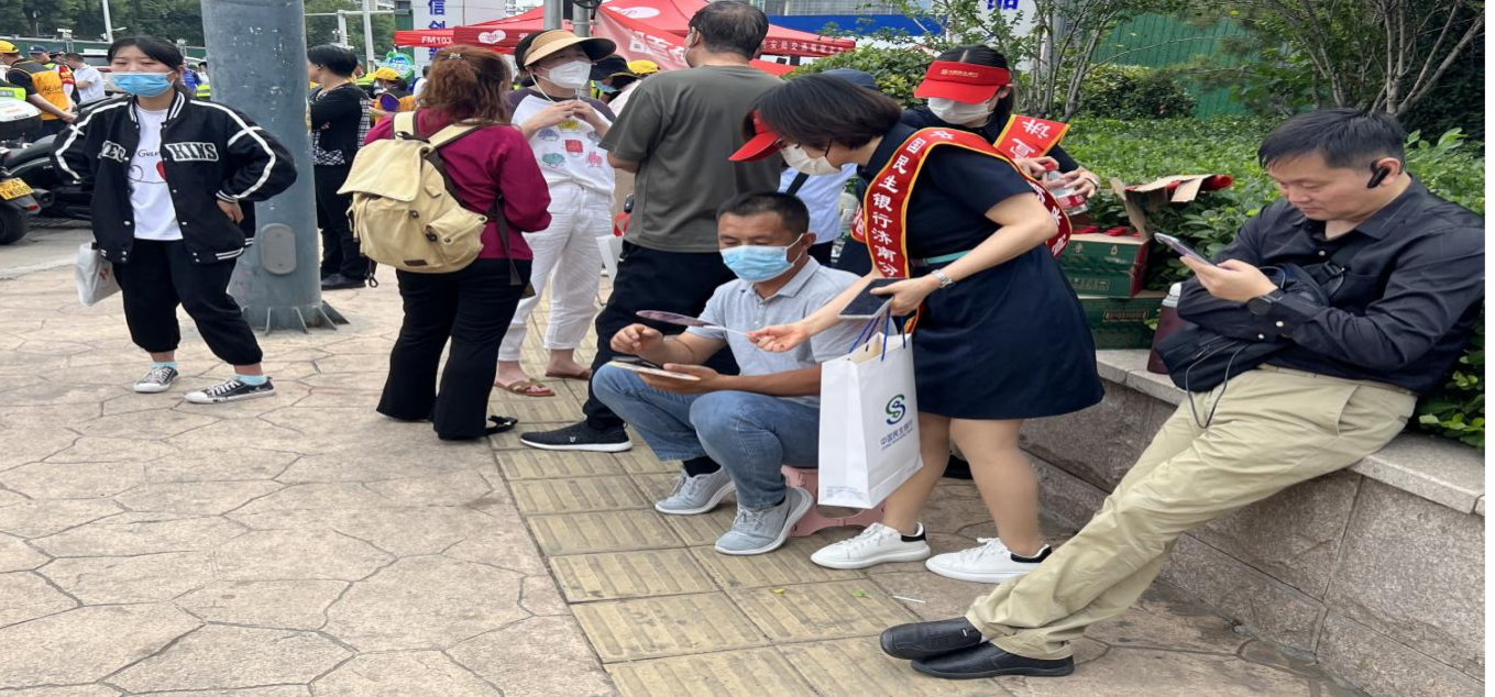 民生银行济南西城支行做好客户身边的暖心银行