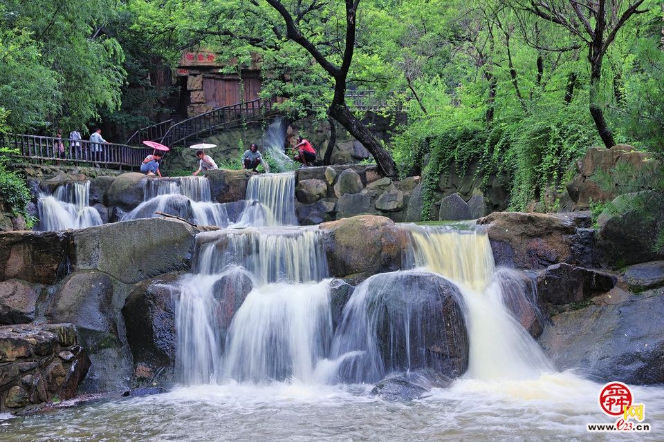 叠泉飞瀑缤纷夏 最是悠然见南山！来一场说走就走的“生态疗愈”