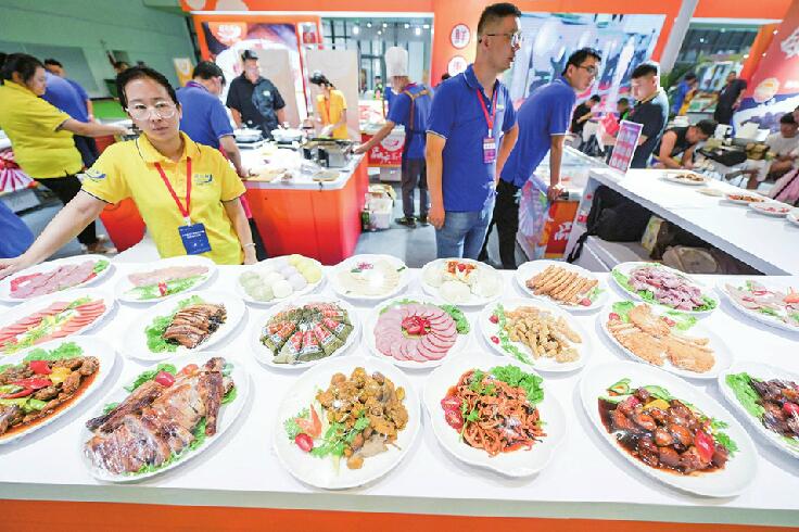 品尝预制大餐 百余家预制菜企业晒“厨艺”